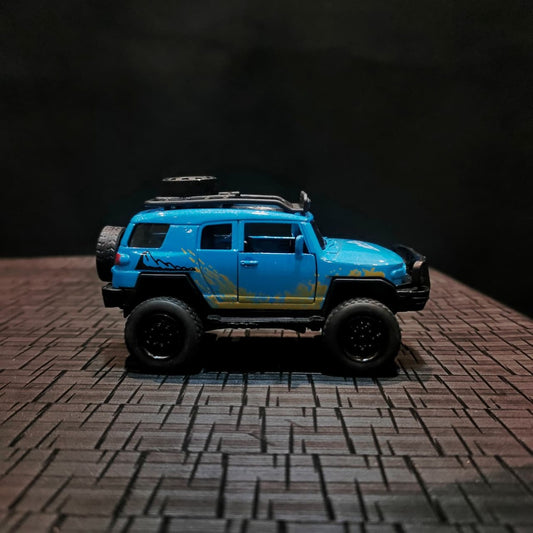DIECAST TOYOTA FJ CRUISER OFF-ROAD