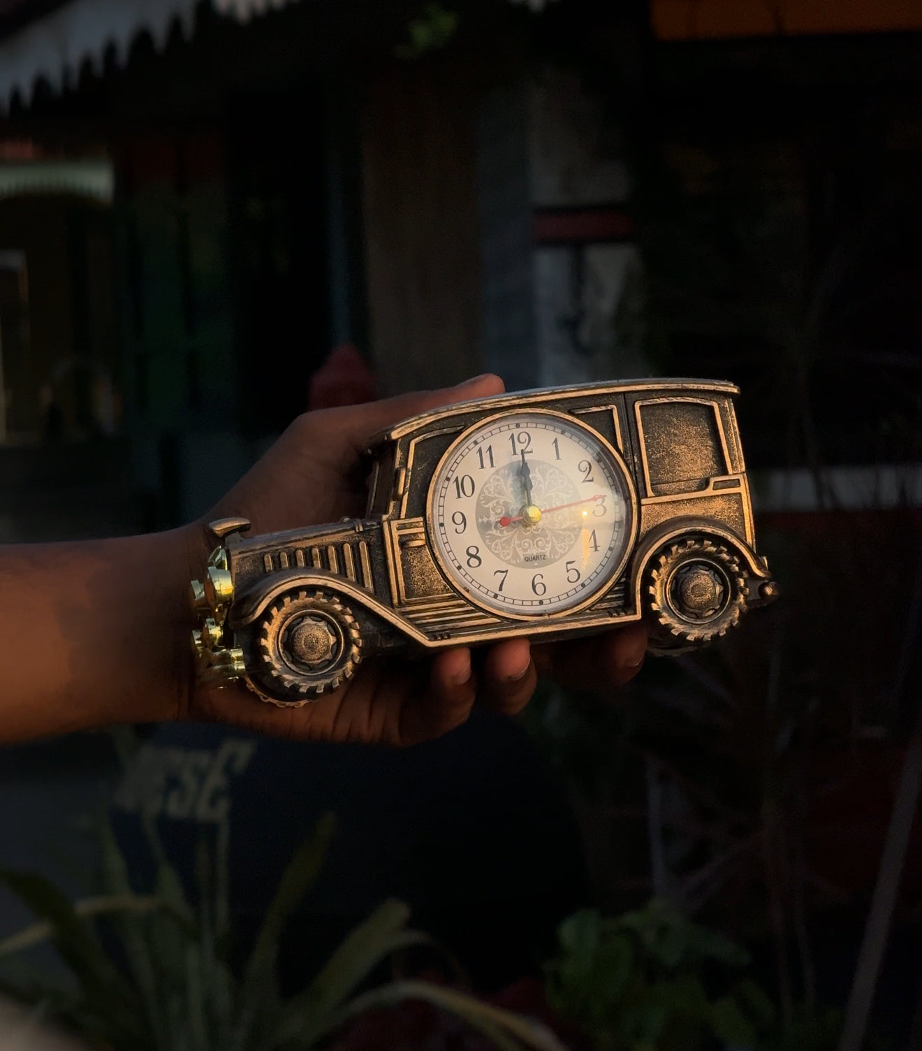 VINTAGE STYLE MOTORCYCLE/CLASSIC CAR ALARM CLOCK