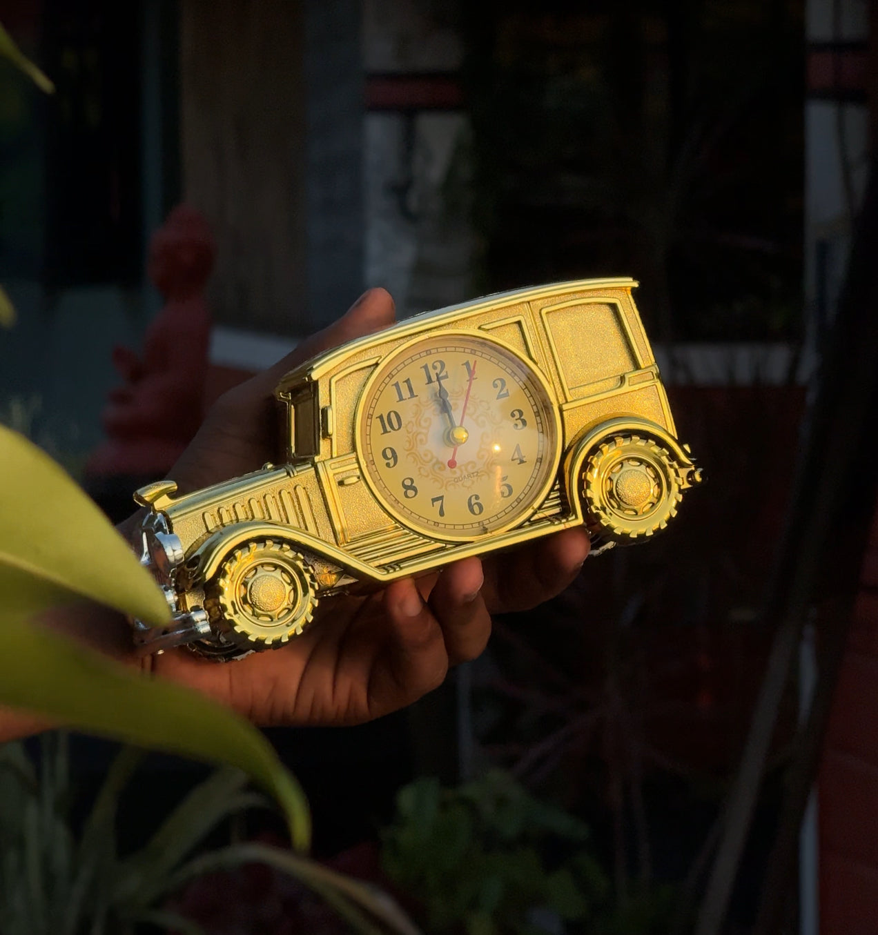 VINTAGE STYLE MOTORCYCLE/CLASSIC CAR ALARM CLOCK