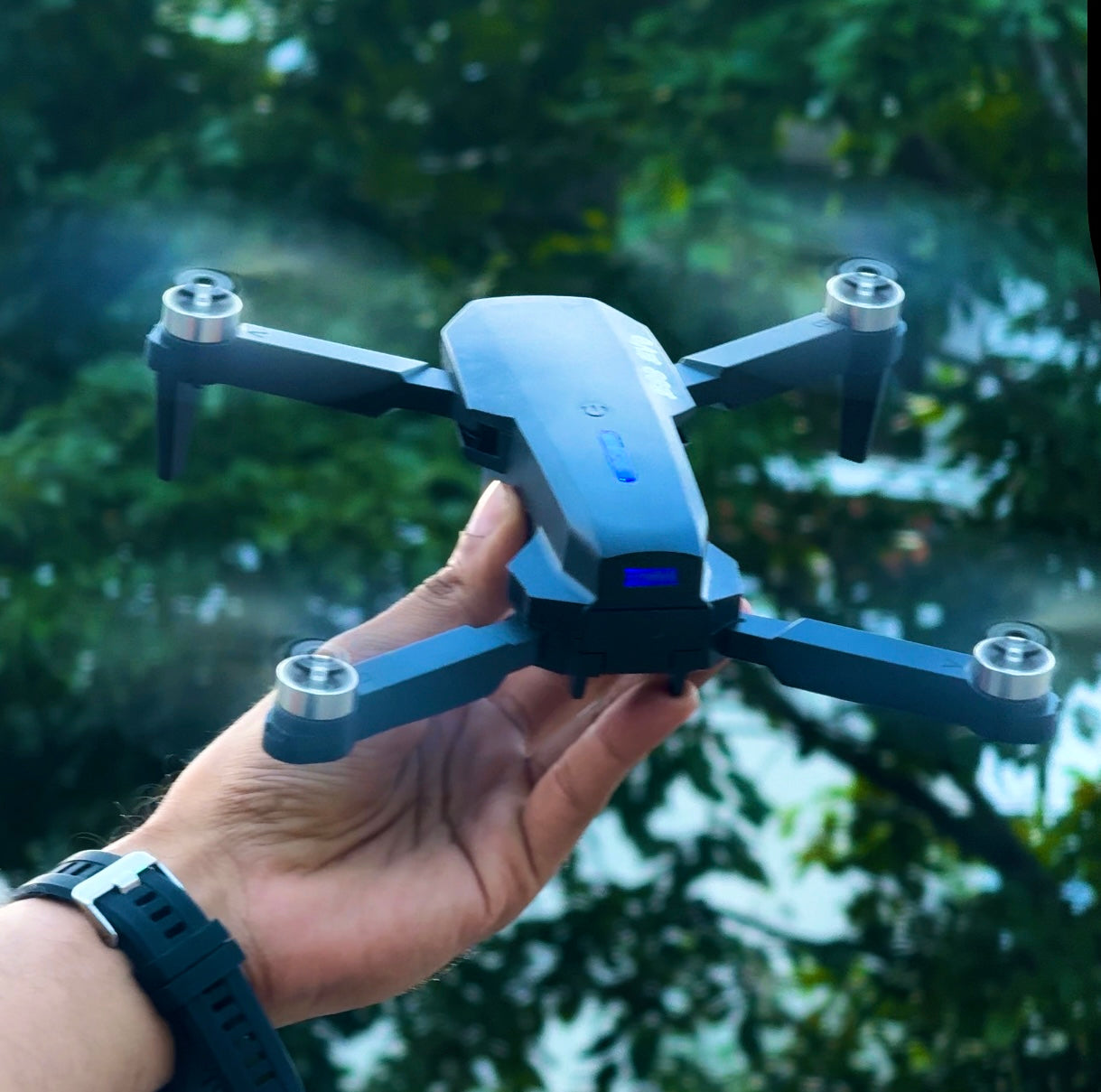 E88 EVO Foldable HD Camera Drone – WiFi FPV | Altitude Hold | 360° Flip | One-Key Takeoff & Landing | Beginner Friendly