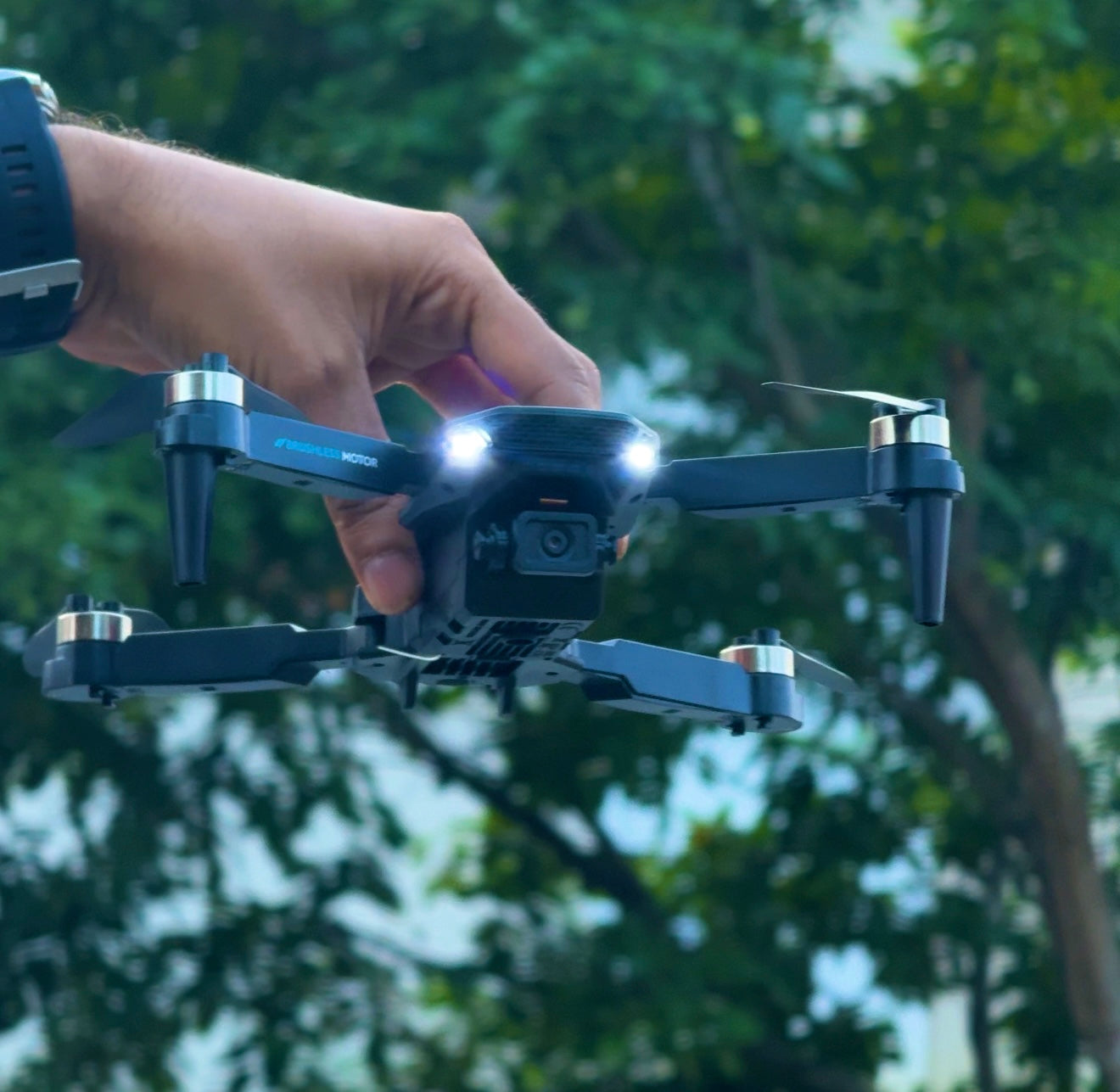 E88 EVO Foldable HD Camera Drone – WiFi FPV | Altitude Hold | 360° Flip | One-Key Takeoff & Landing | Beginner Friendly
