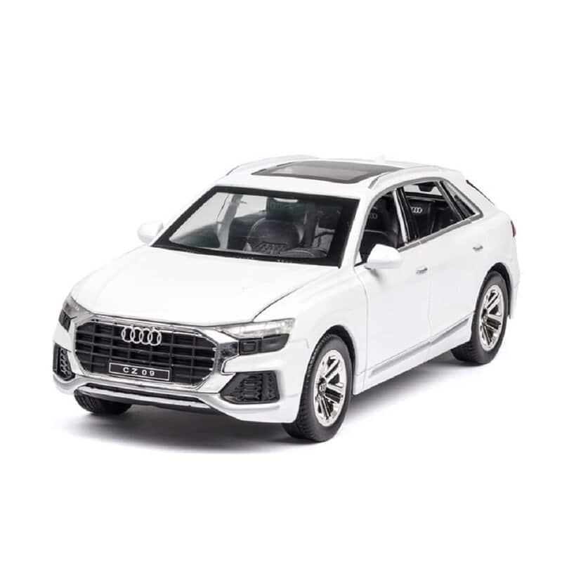 METAL AUDI Q8